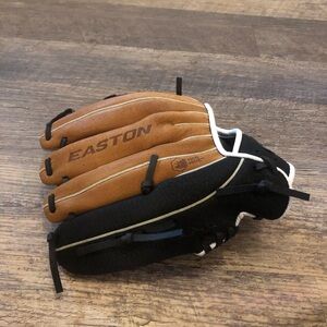 Easton scout flex glove. Great beginner's glove/outstanding reviews. RHT